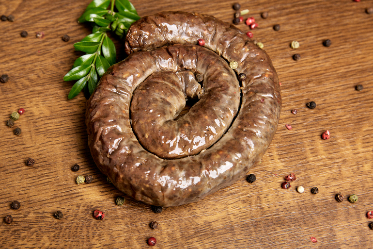 ORGANIC HOME-MADE SAUSAGE FROM MARBLE BEEF